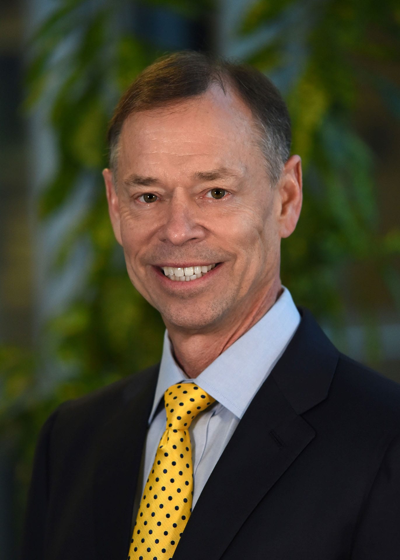 Dean Hoedl headshot
